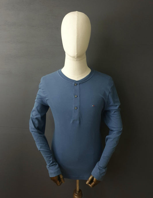 TOMMY HILFIGER Henley in faded Indigo