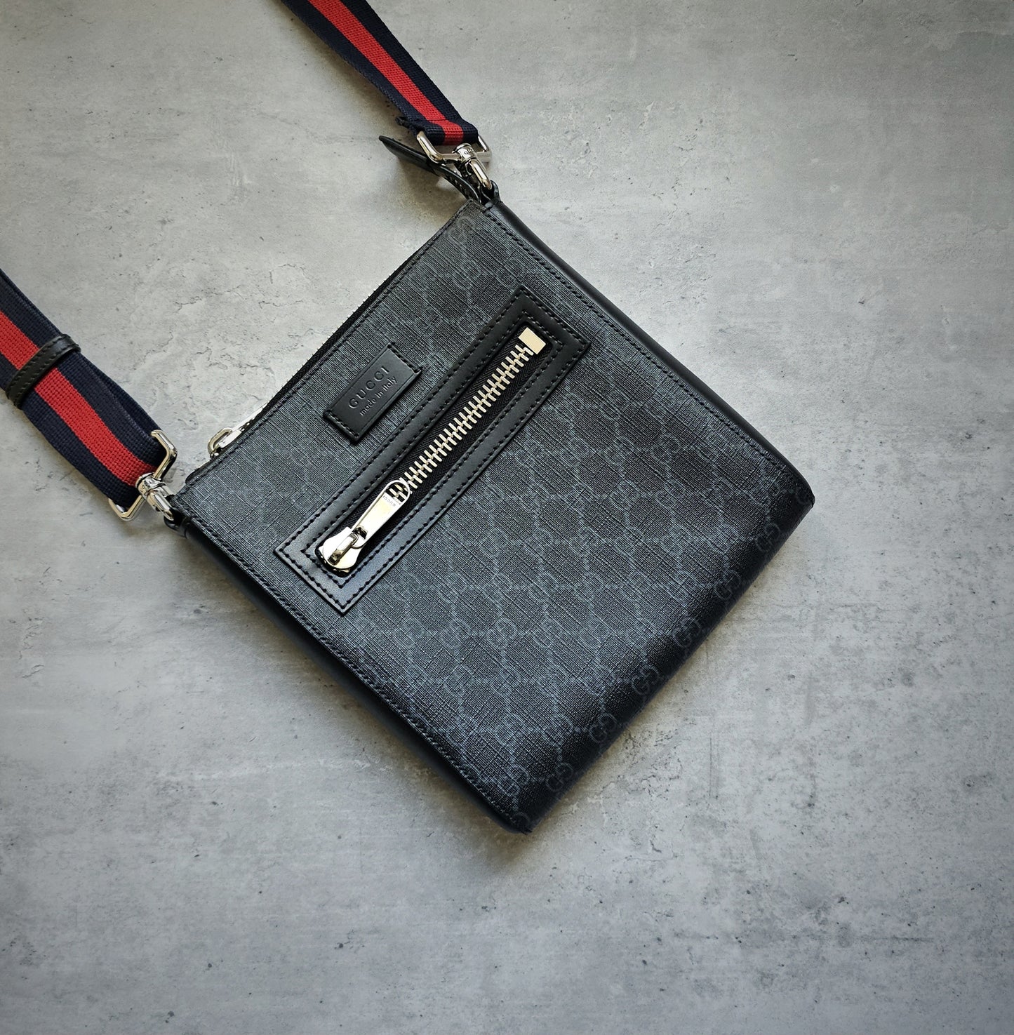 GUCCI GG Supreme Messenger Bag