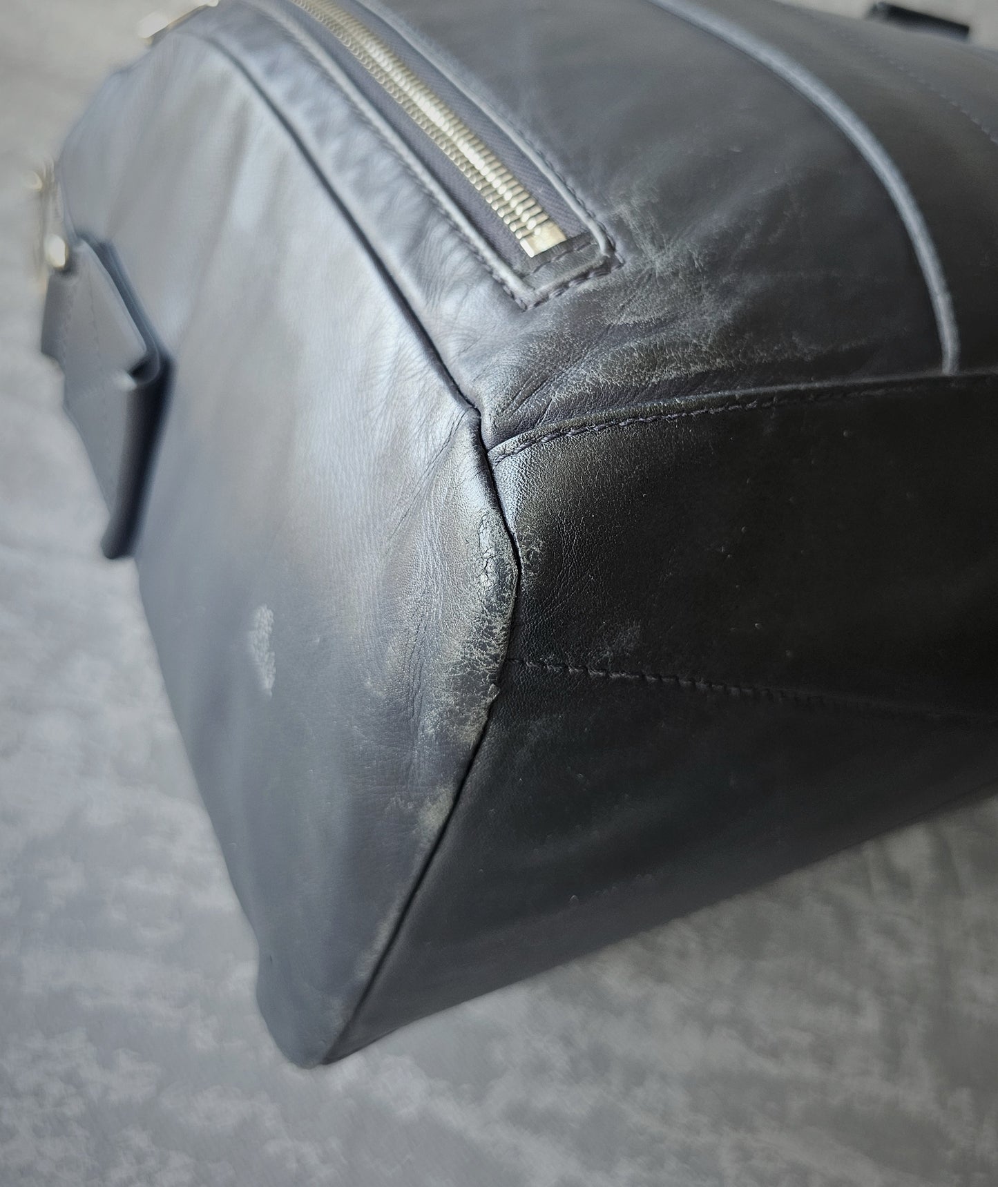 LOUIS VUITTON V Line Start Soft Nappa Travel Holdall