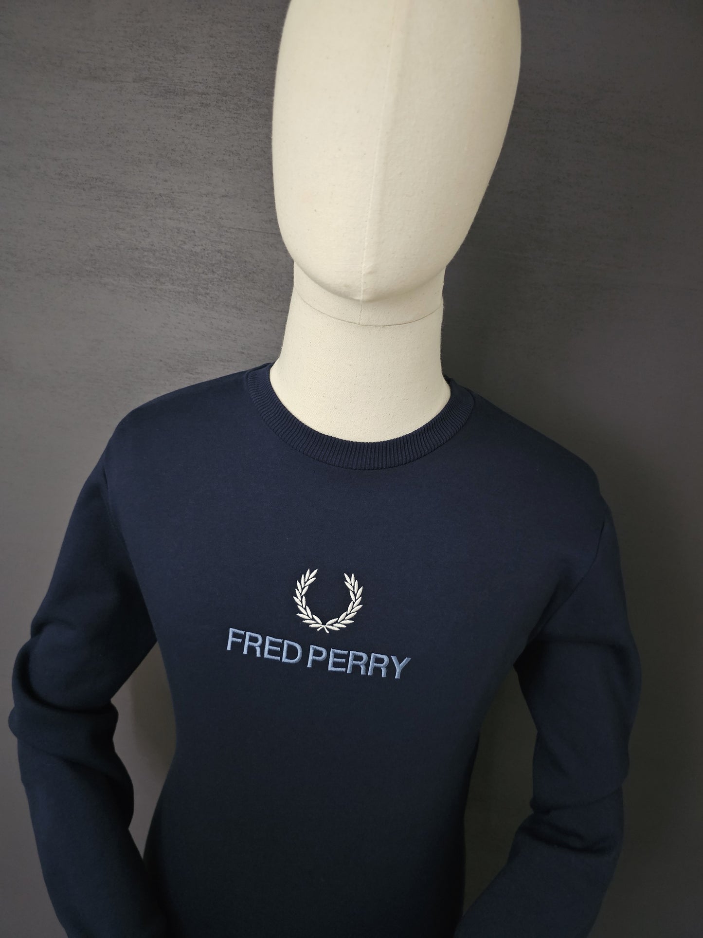 FRED PERRY Embroidered Logo Sweatshirt