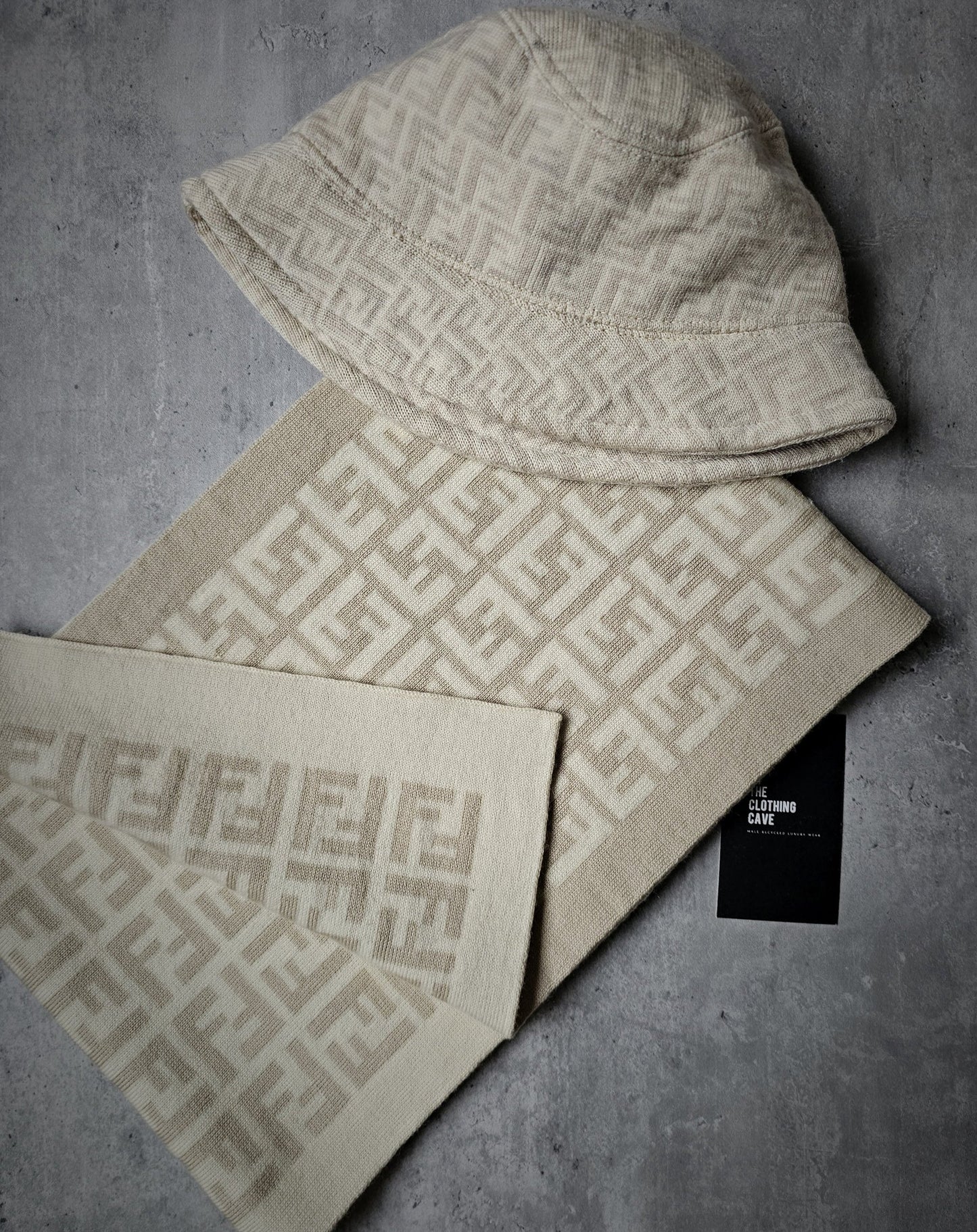 FENDI FF Monogram 100% Wool Hat and Scarf Set