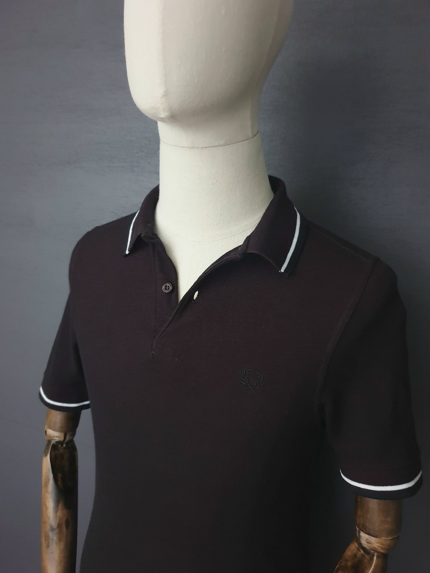 FRED PERRY M12 Polo Shirt in Burgundy