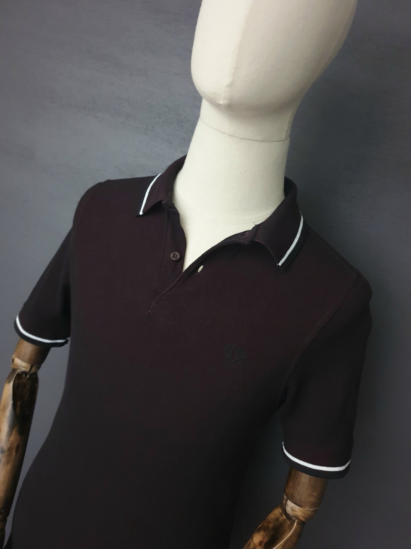 FRED PERRY M12 Polo Shirt in Burgundy