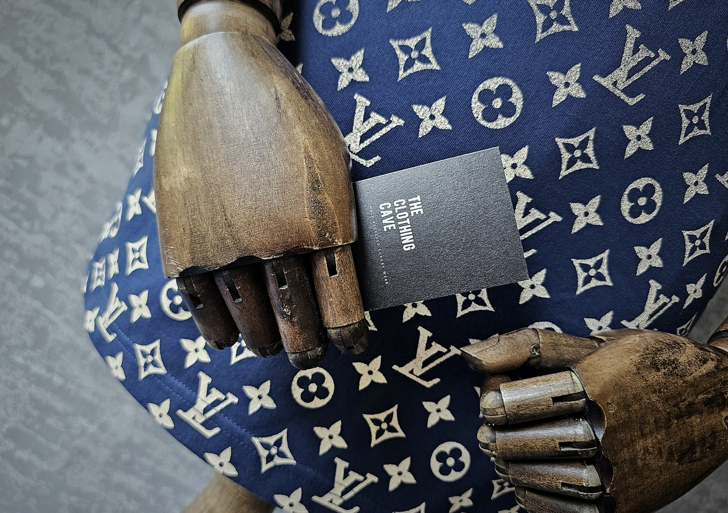 LOUIS VUITTON Gradient Cotton Monogram Navy T-Shirt