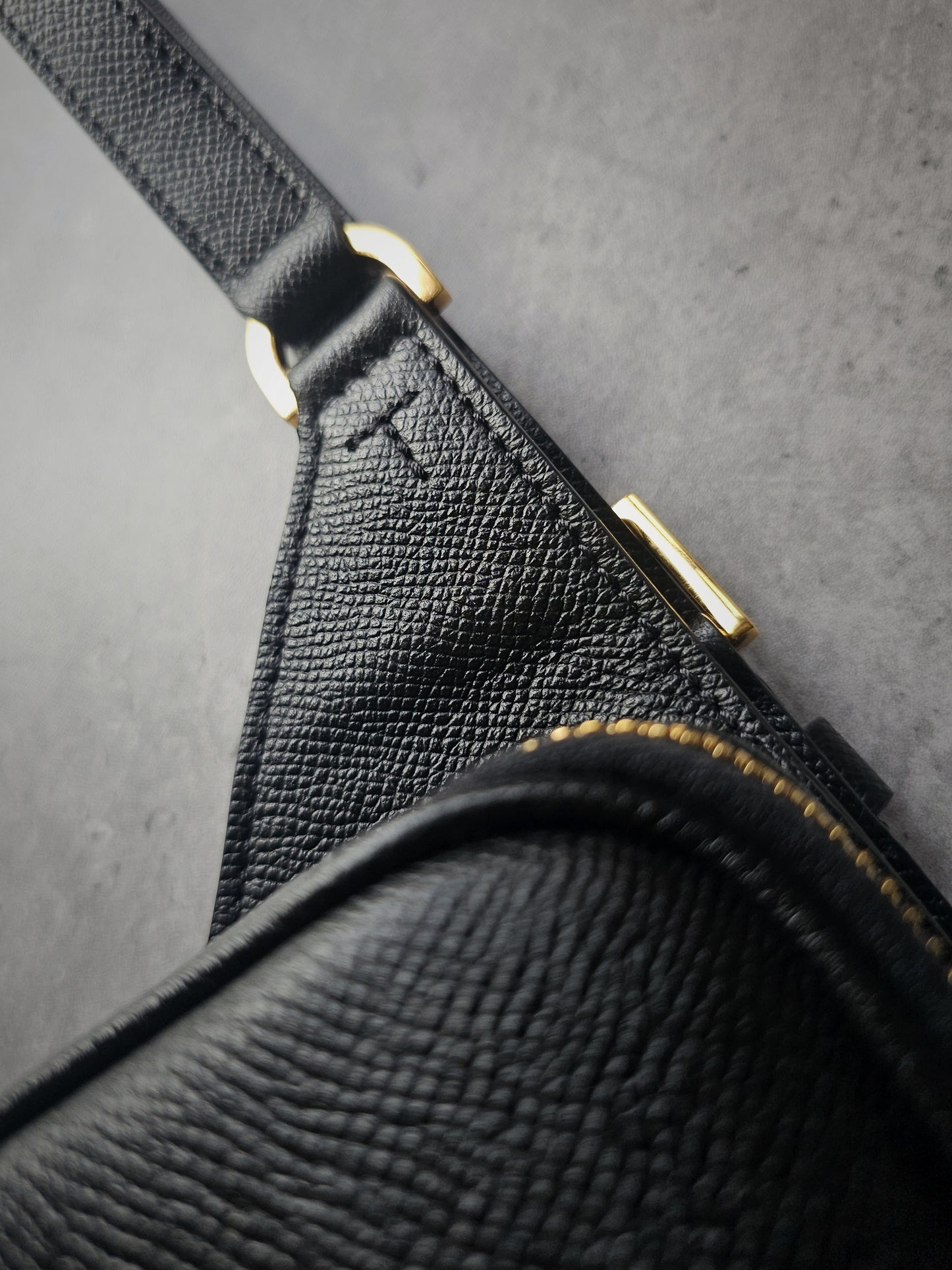 TOM FORD Full Grain Texturized Leather Belt Bag
