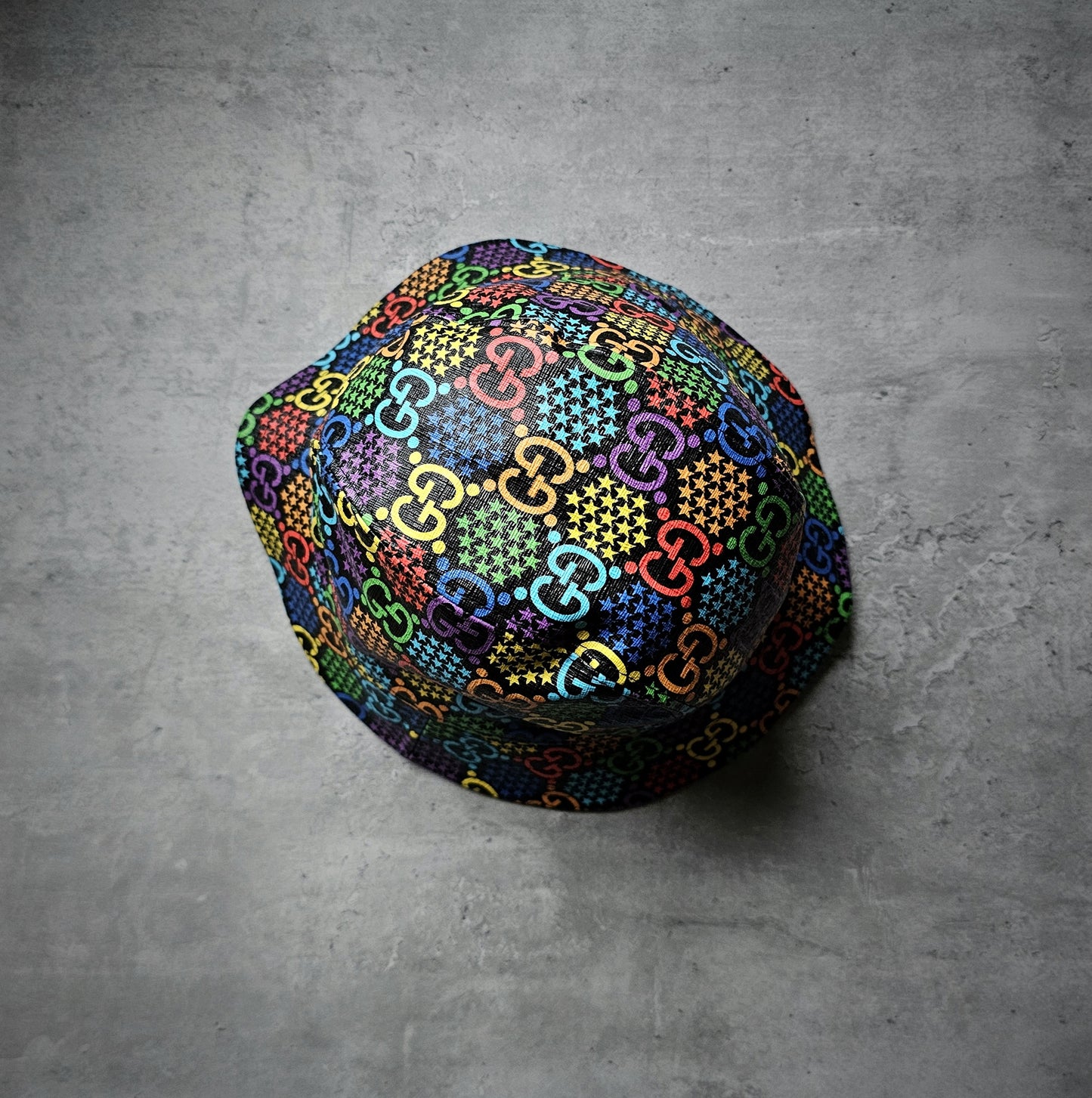 GUCCI GG Supreme Monogram Psychedelic Fedora Bucket Hat
