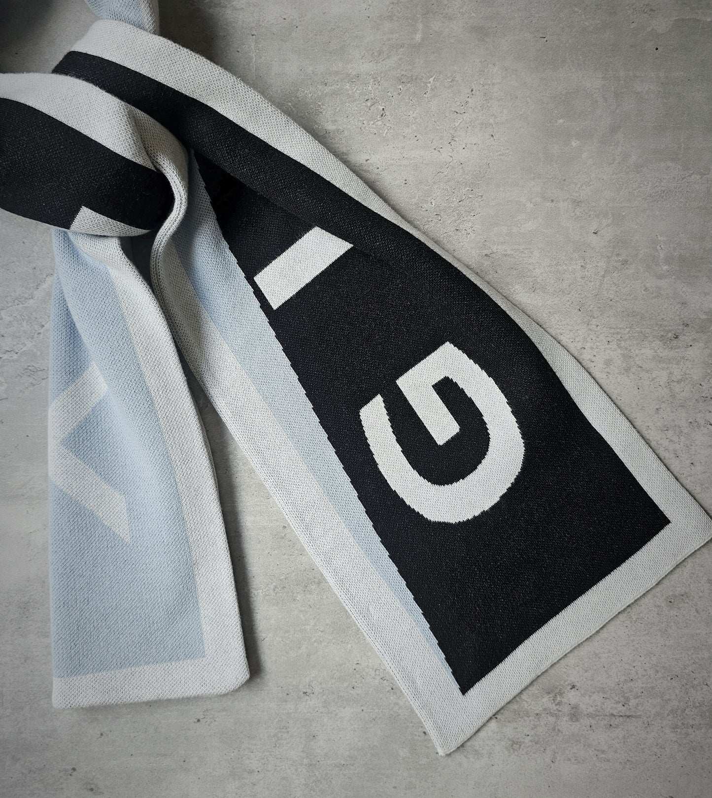 GIVENCHY Jacquard Logo Scarf Blue/Black