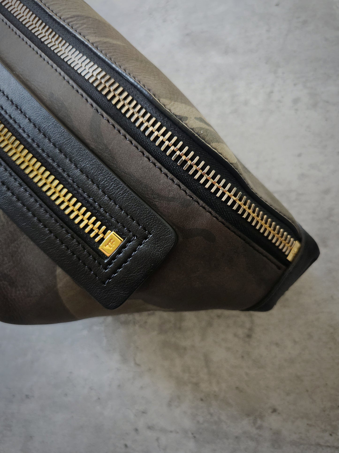 TOM FORD Leather-Trimmed Camouflage Nubuck Belt Bag