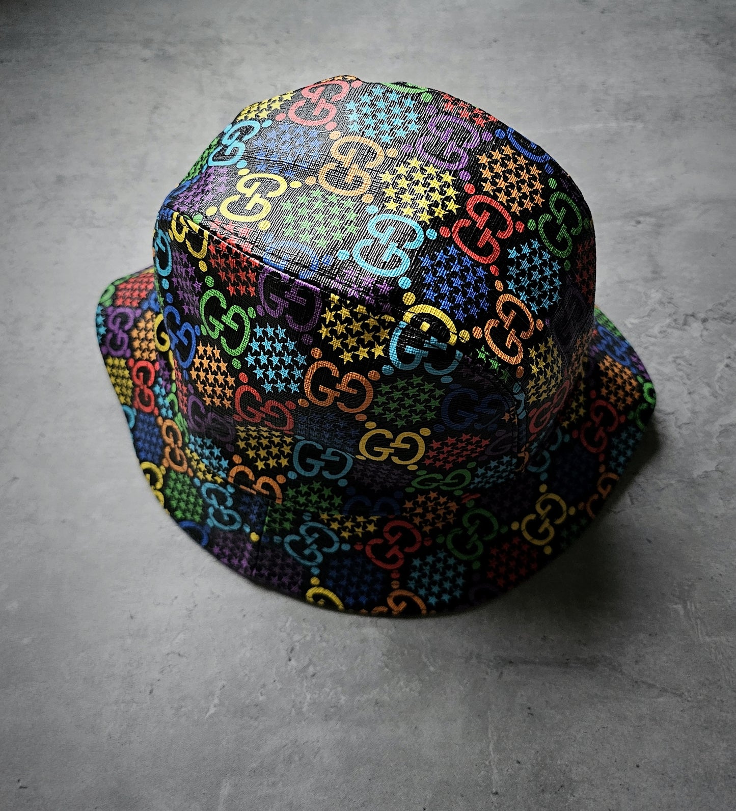 GUCCI GG Supreme Monogram Psychedelic Fedora Bucket Hat