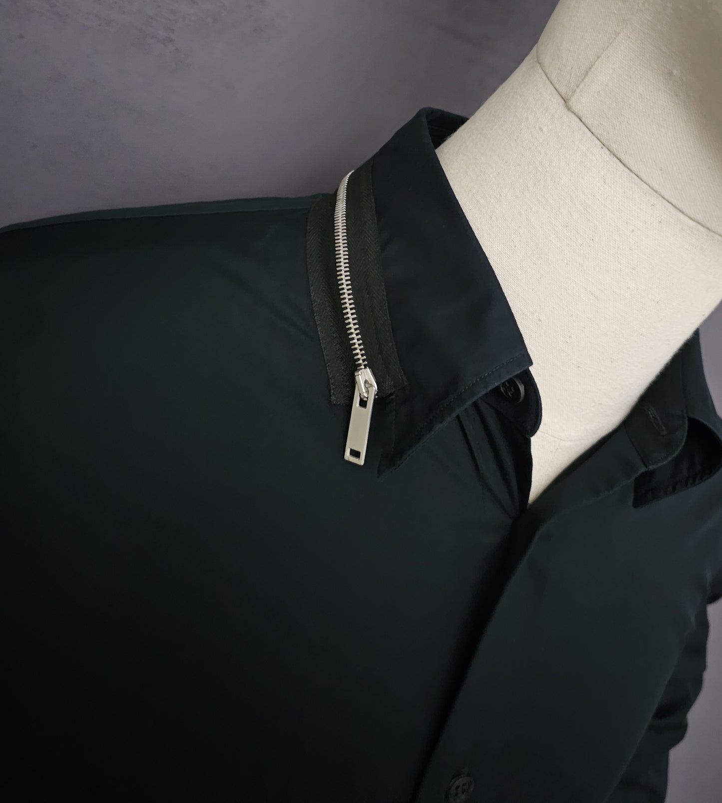 ALEXANDER MCQUEEN Zip Detailed Black Shirt