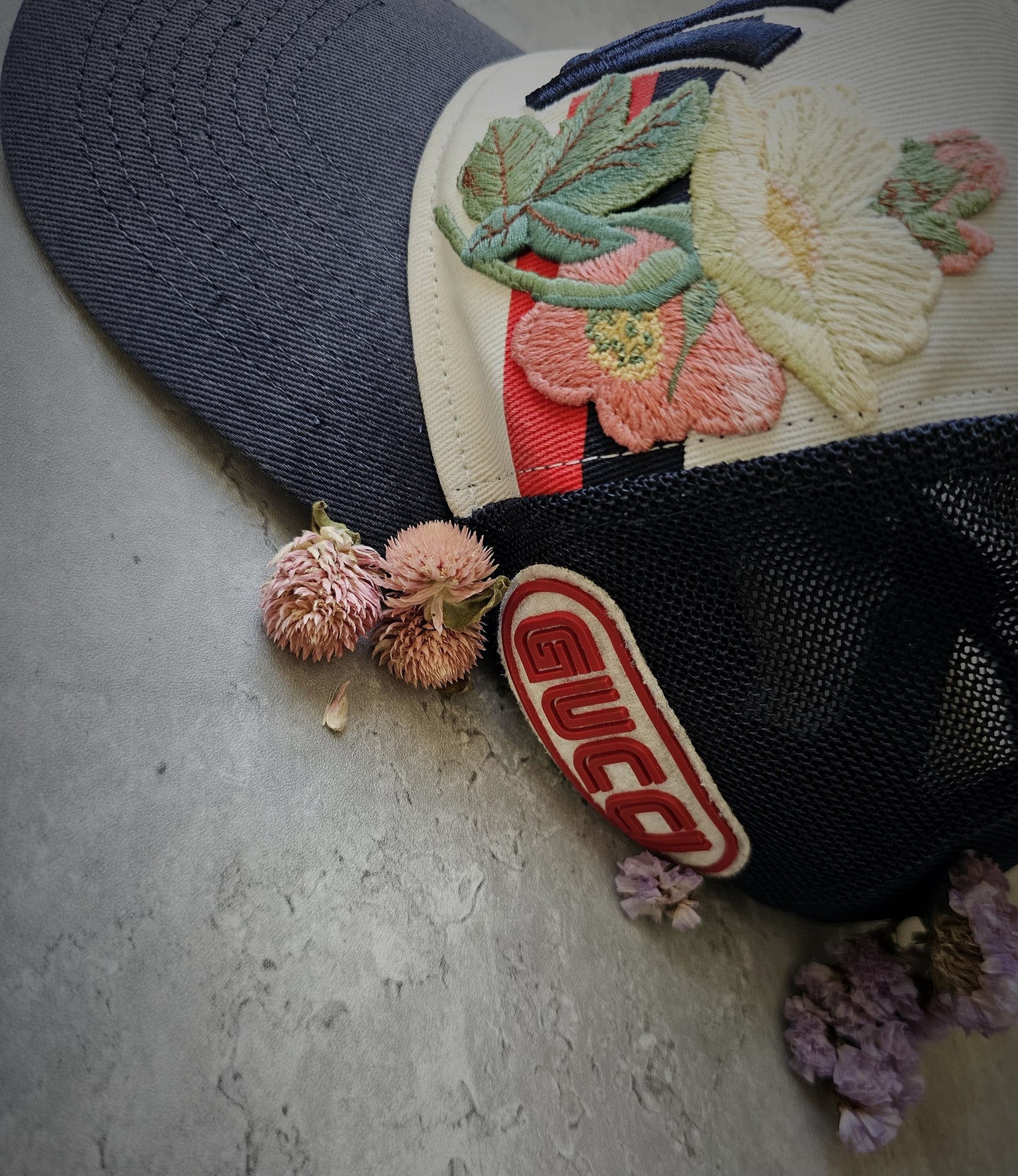 GUCCI X NY Yankees Flower Embellished Baseball Cap