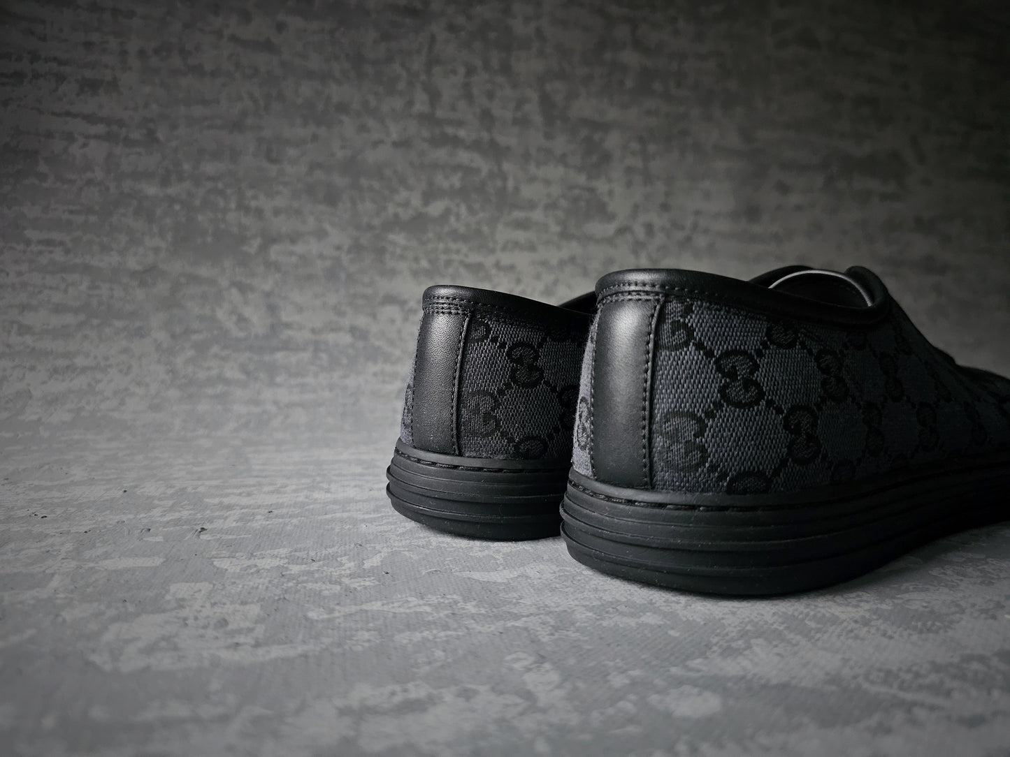 GUCCI GG Supreme Low Grey Sneakers