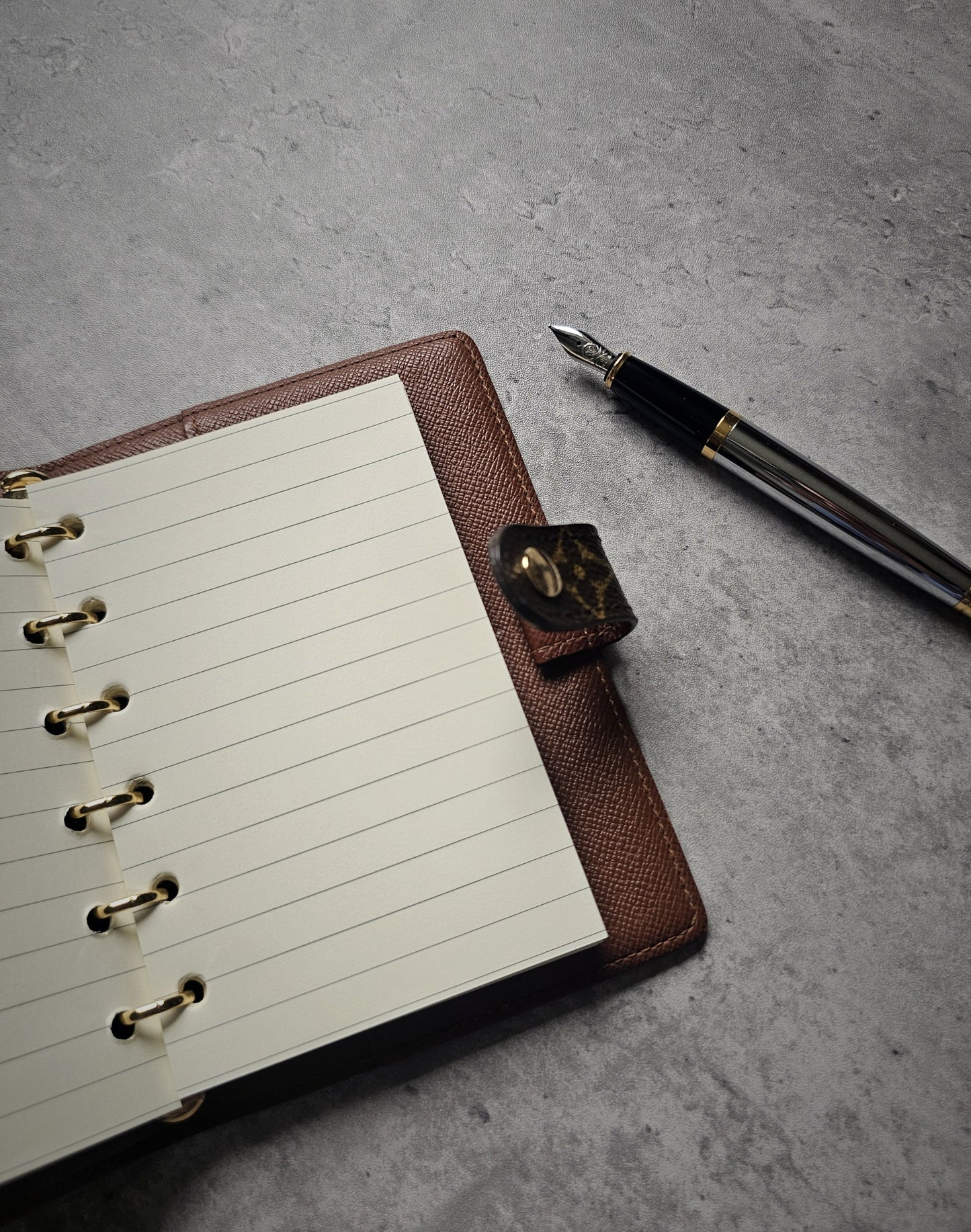 LOUIS VUITTON Monogram Small Ring Agenda Cover Planner