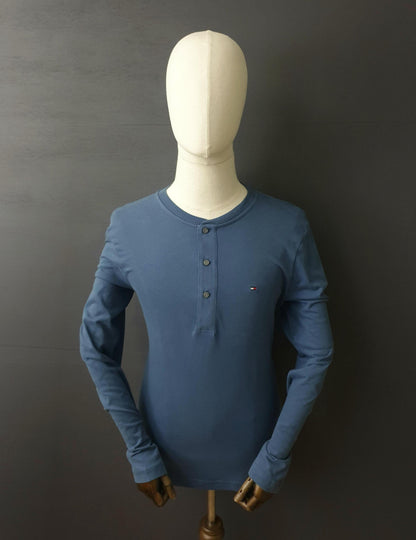 TOMMY HILFIGER Henley in faded Indigo
