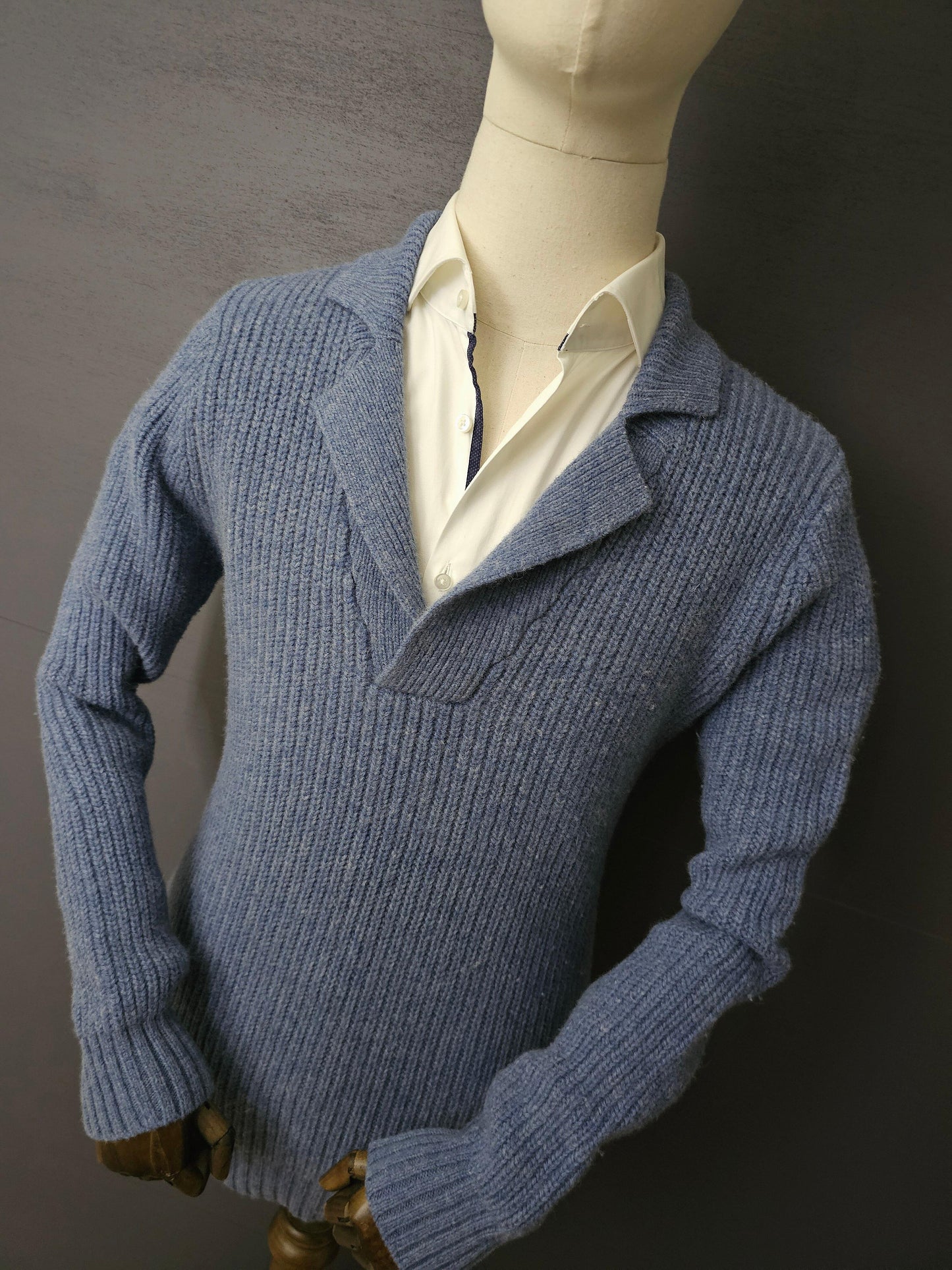 GANT Vintage Rugger Lambswool V-Neck Sweater