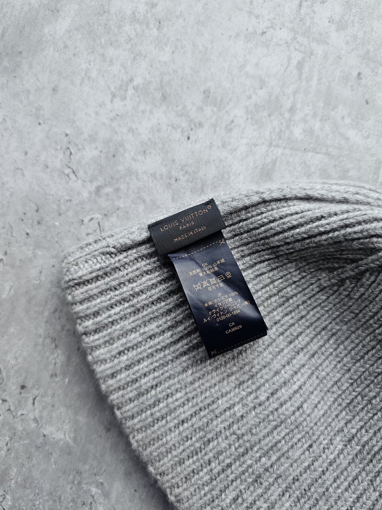 LOUIS VUITTON Dual Beanie Grey
