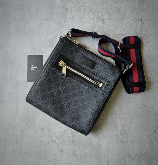 GUCCI GG Supreme Messenger Bag