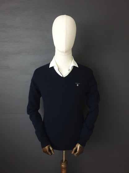 GANT Fine Lambs wool V-Neck Sweater in Marine Blue