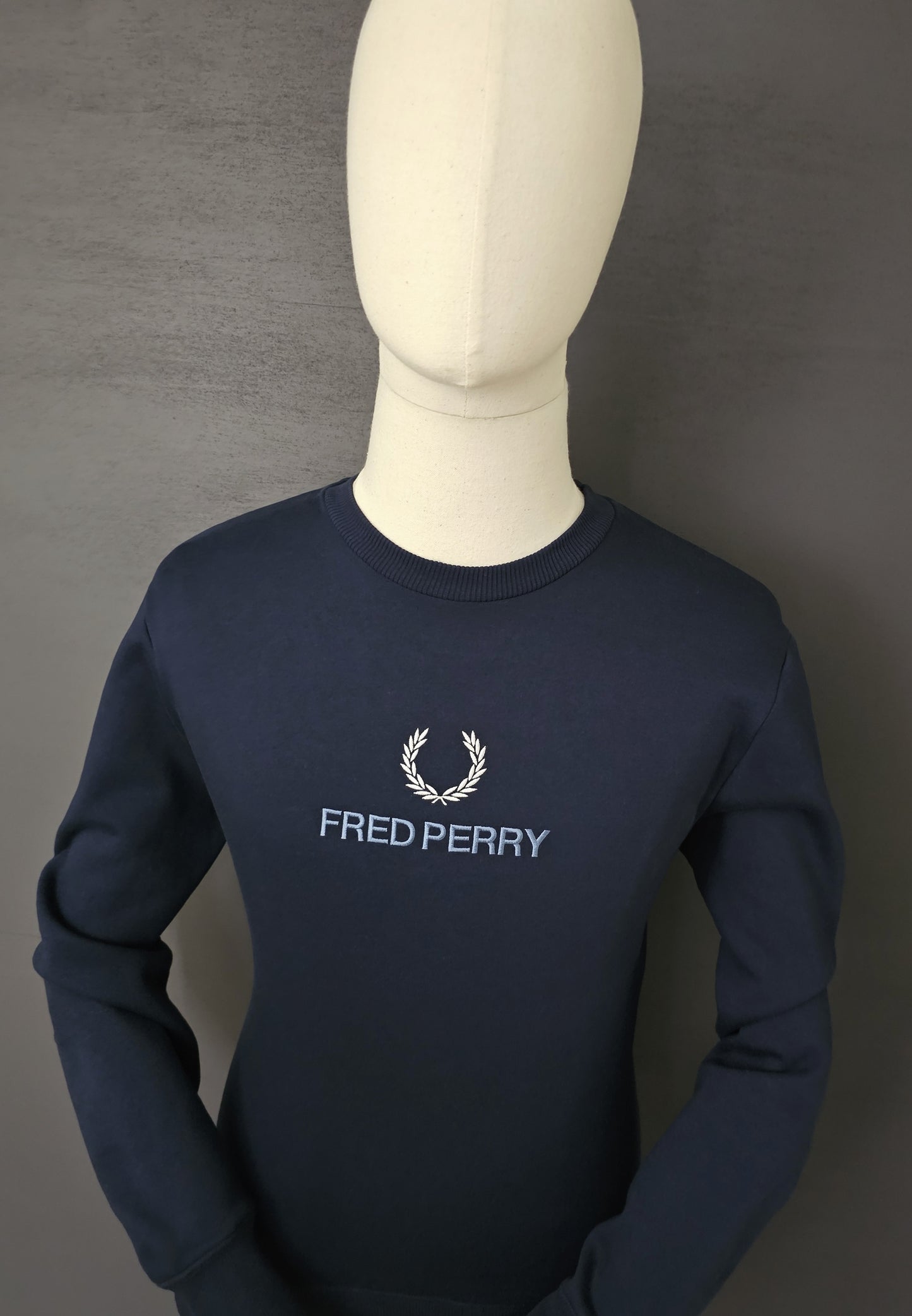 FRED PERRY Embroidered Logo Sweatshirt