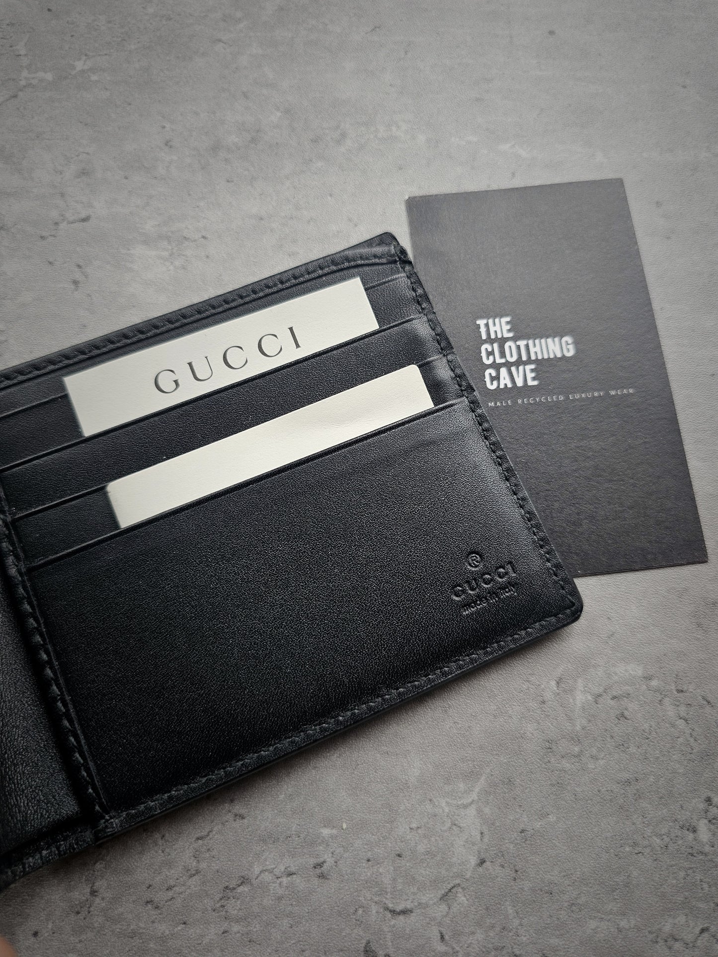 GUCCI GG Supreme Monogram Blooms Bi-Fold Wallet