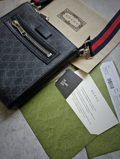 GUCCI GG Supreme Messenger Bag
