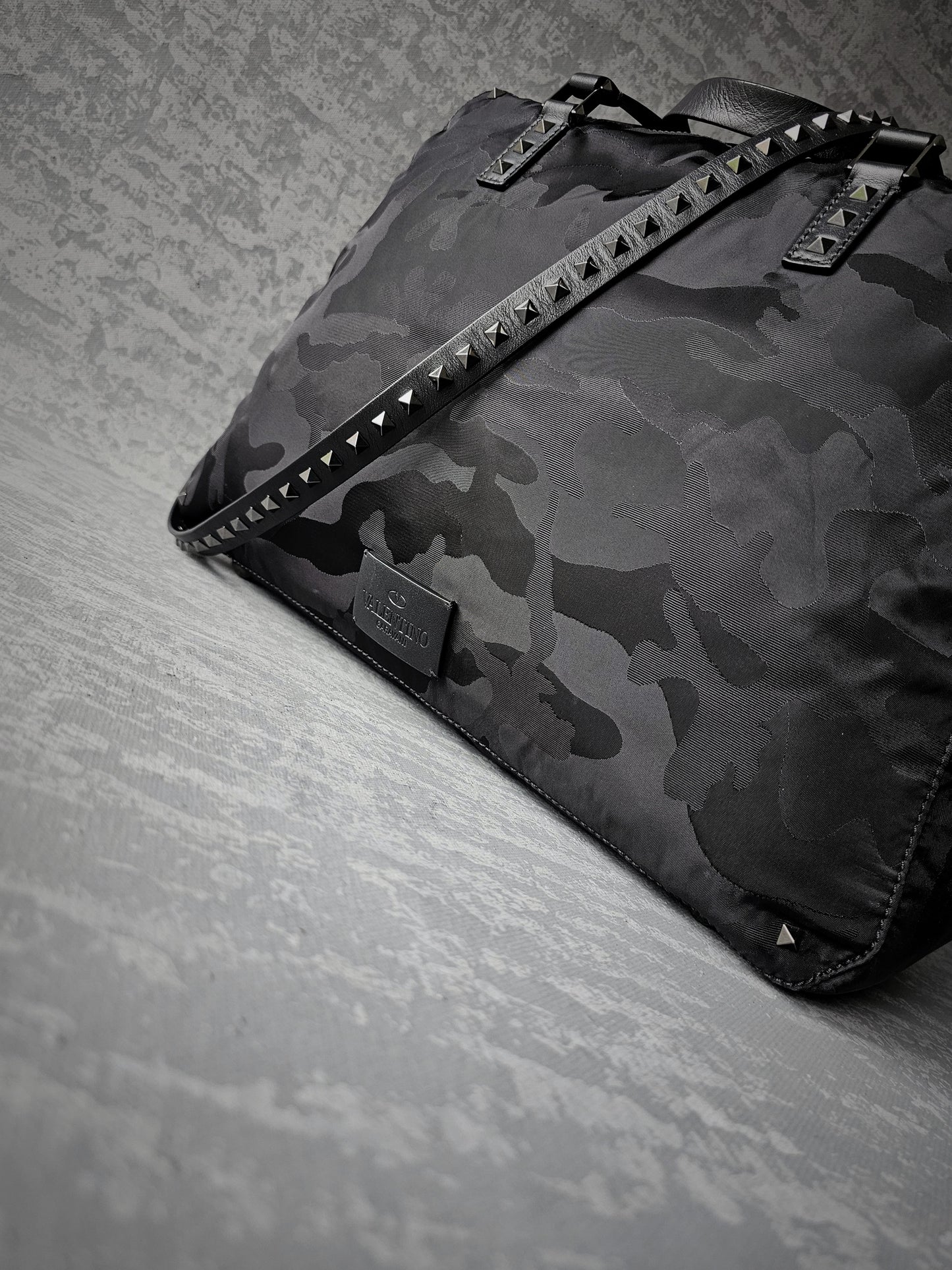 VALENTINO GARAVANI RockStud Duffle Bag