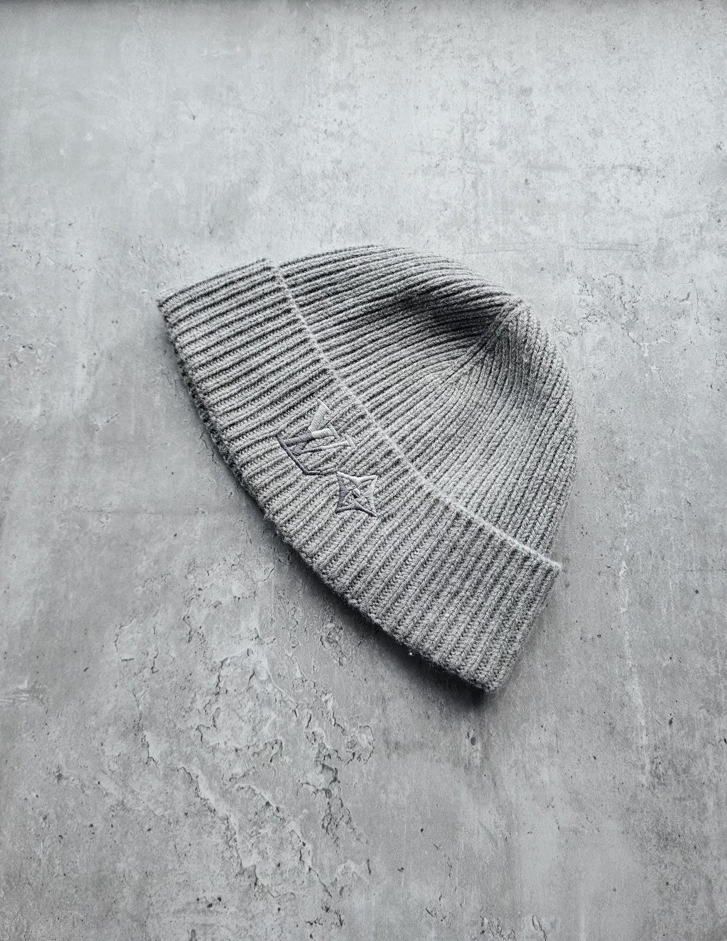 LOUIS VUITTON Dual Beanie Grey