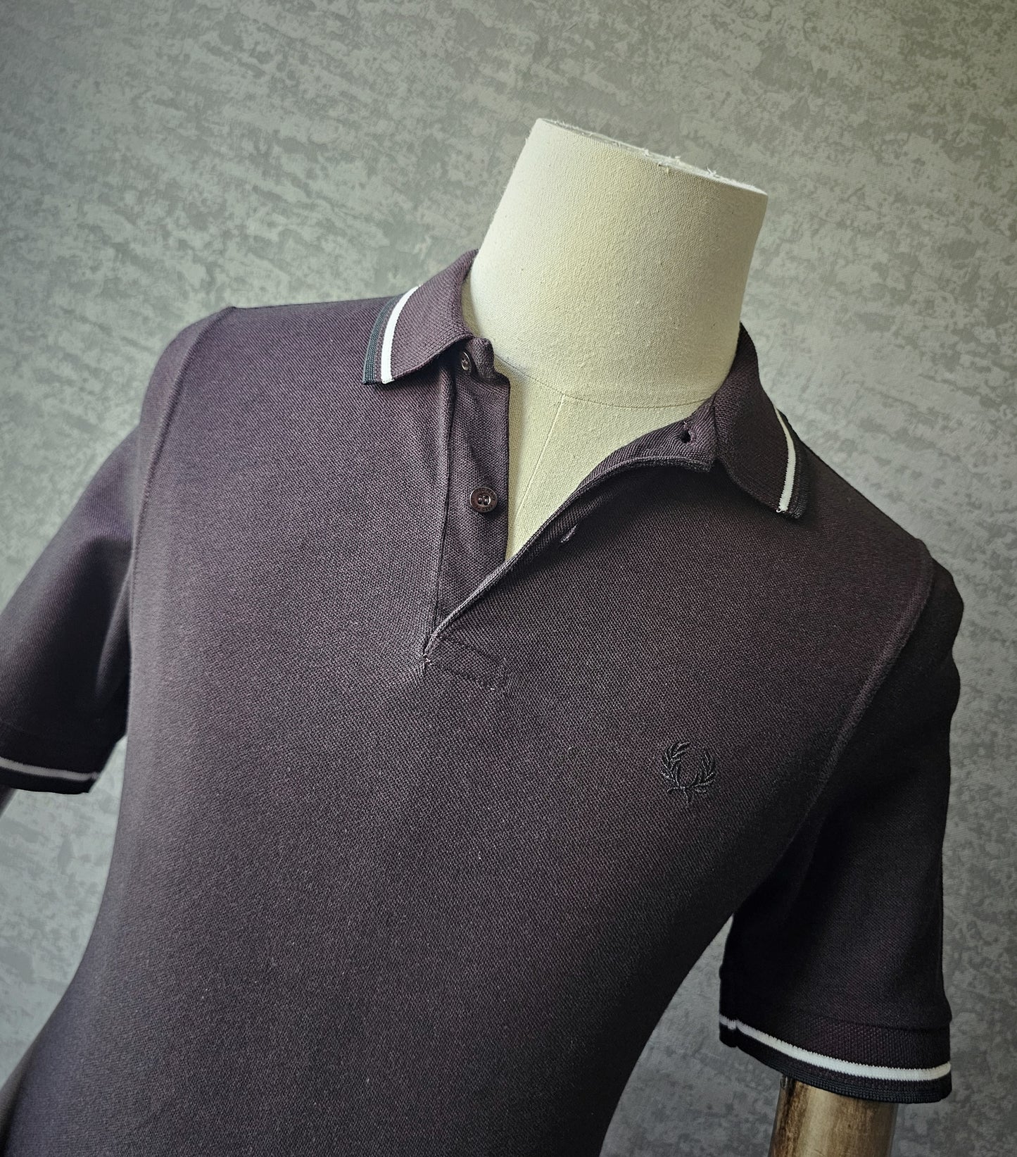 FRED PERRY M12 Polo Shirt in Burgundy