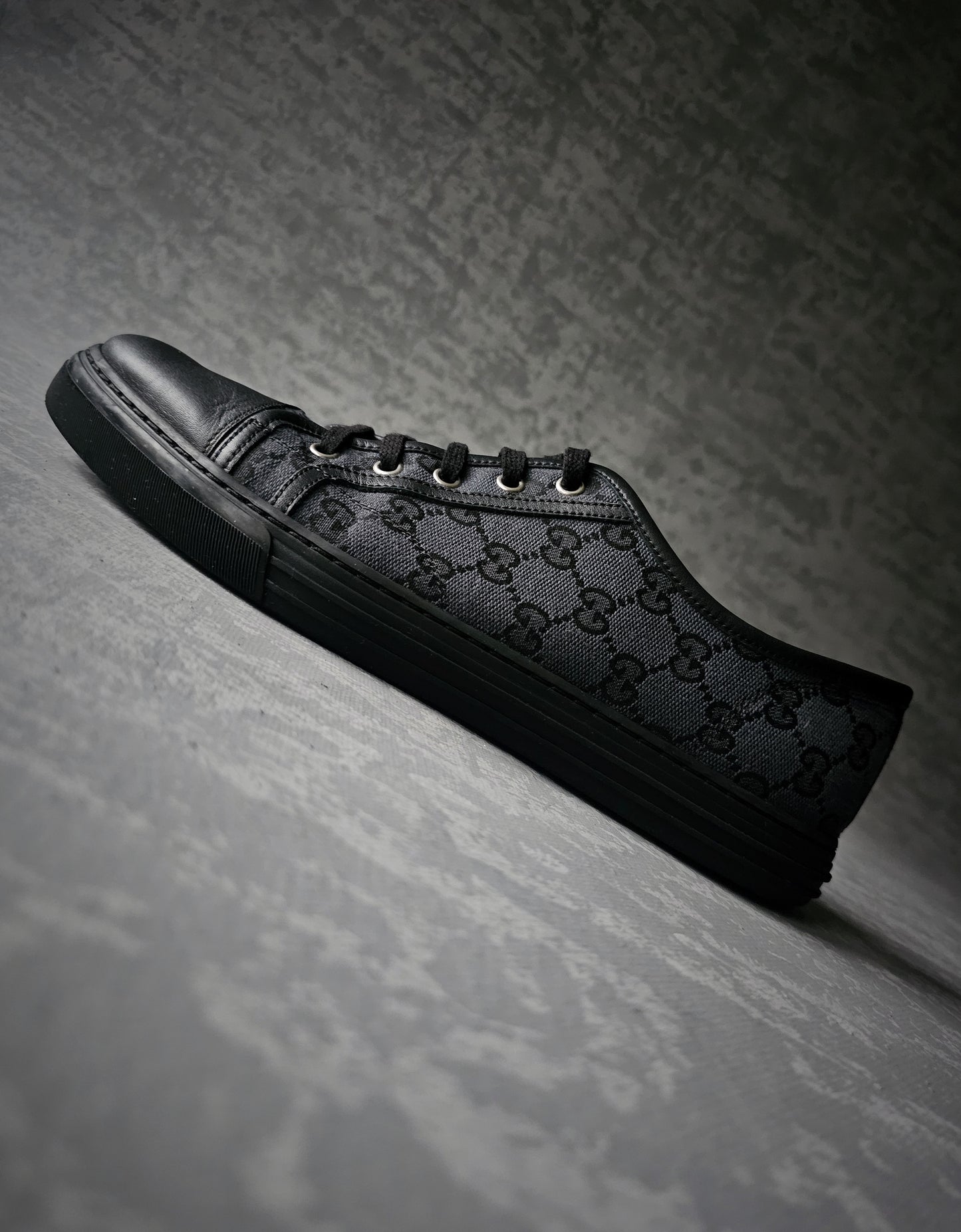 GUCCI GG Supreme Low Grey Sneakers