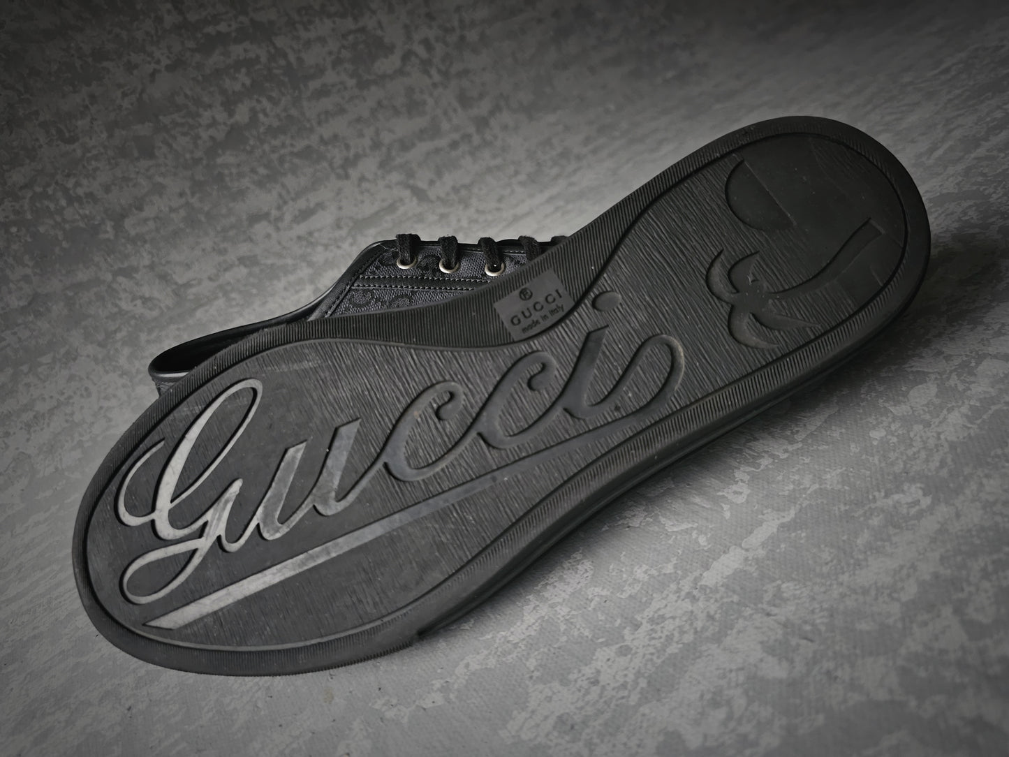 GUCCI GG Supreme Low Grey Sneakers