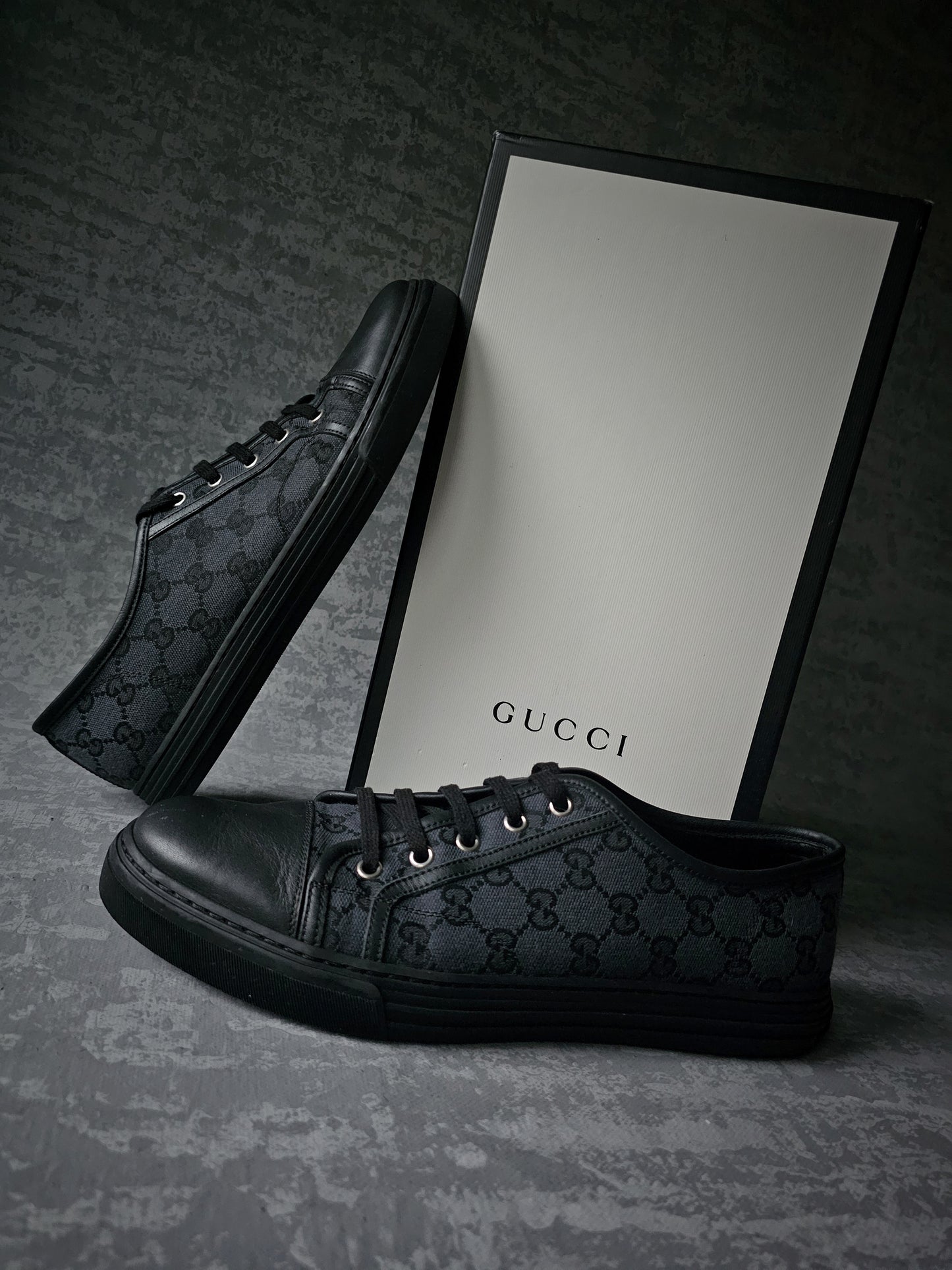 GUCCI GG Supreme Low Grey Sneakers