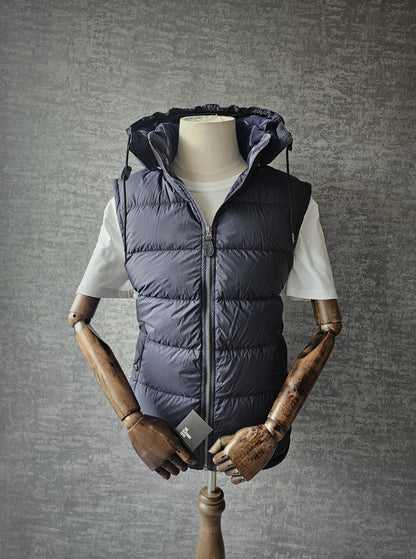 BURBERRY Detachable Hood & Sleeve Puffer Jacket/Gilet